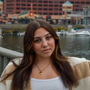 Meet your Posher, Mia